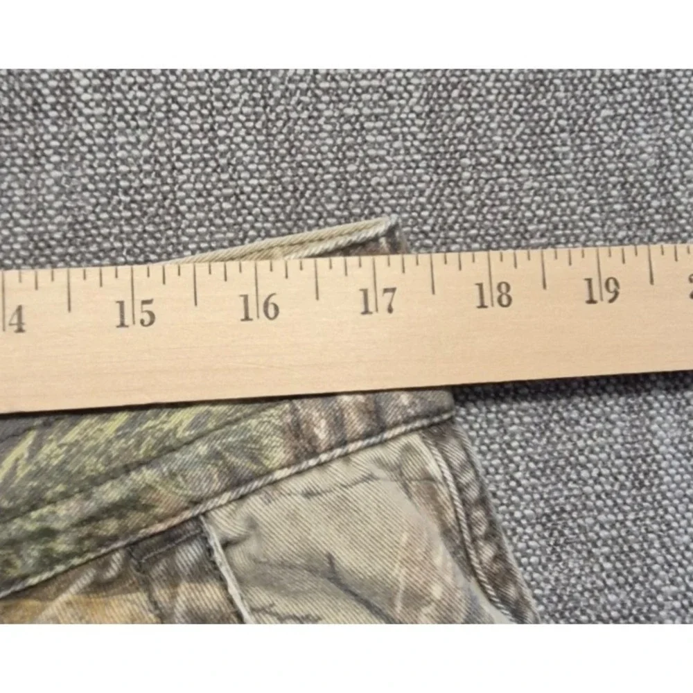 Magellan Outdoor men's‎ camouflage cargo shorts sz 38 inseam 9